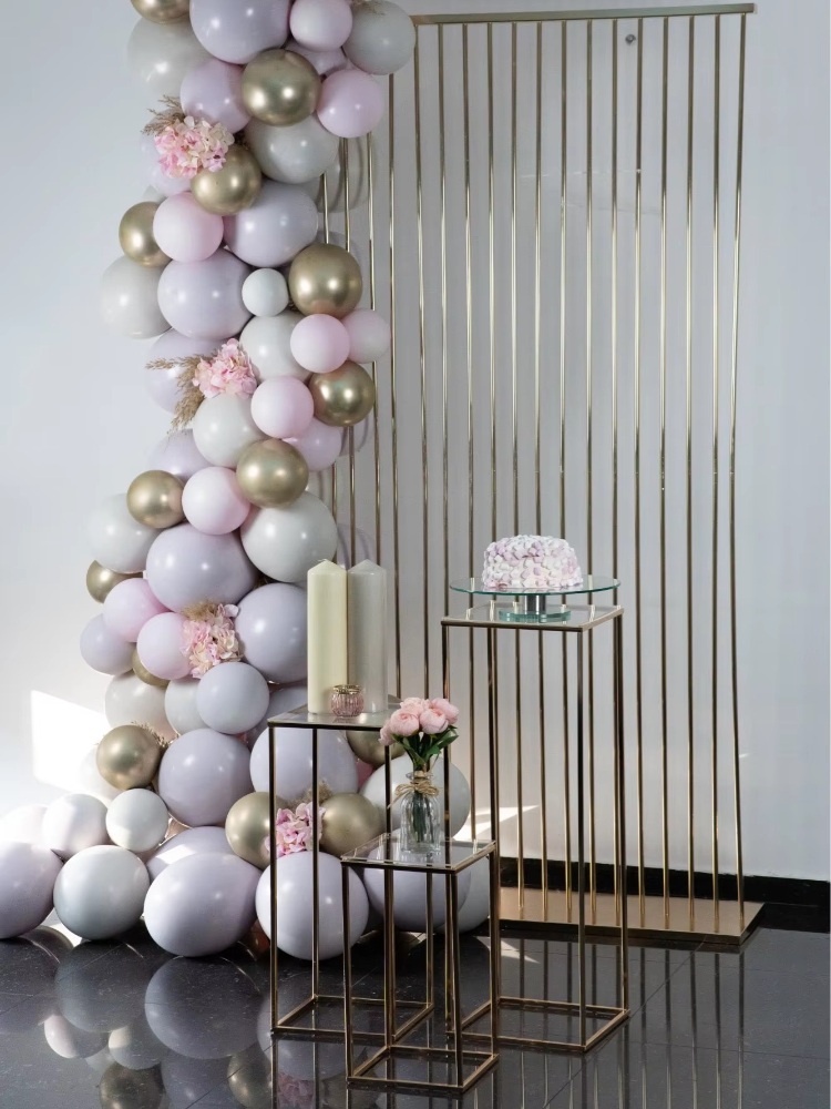 Shiny Gold Metal Frame Flower  - مراجعة Dessert Table Backdrop وسعره