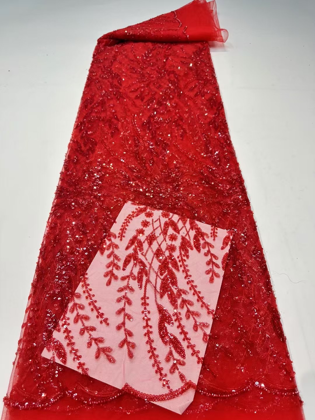 French Lace Fabrics 2026 High  - مراجعة Glitter Tablecloth وسعره