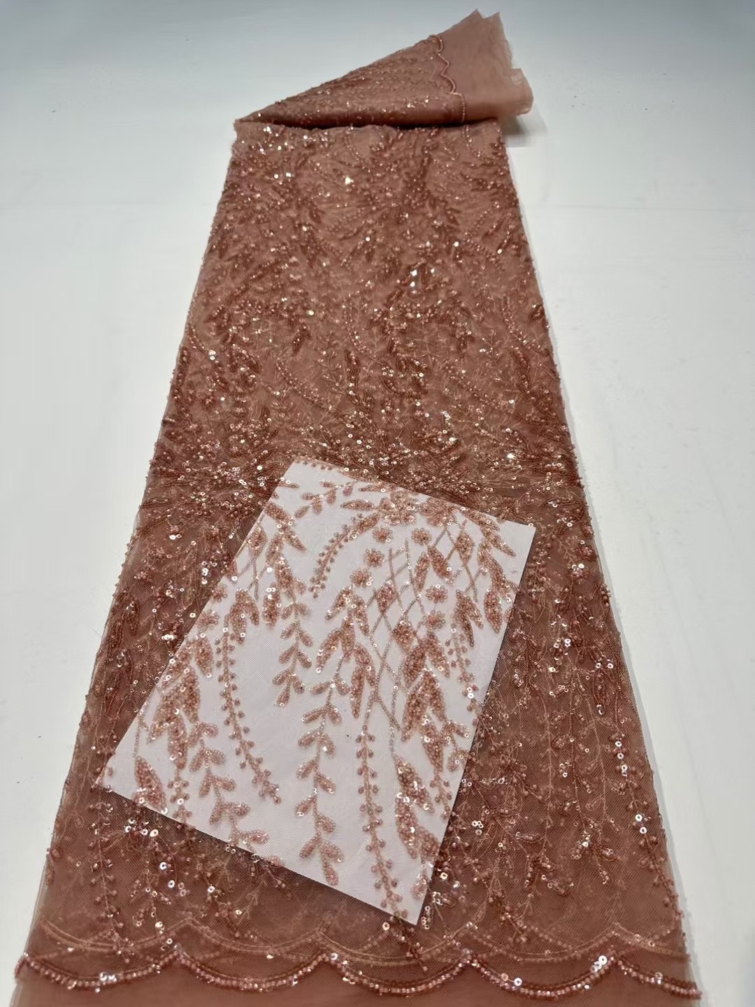 French Lace Fabrics 2026 High  - مراجعة Glitter Tablecloth وسعره