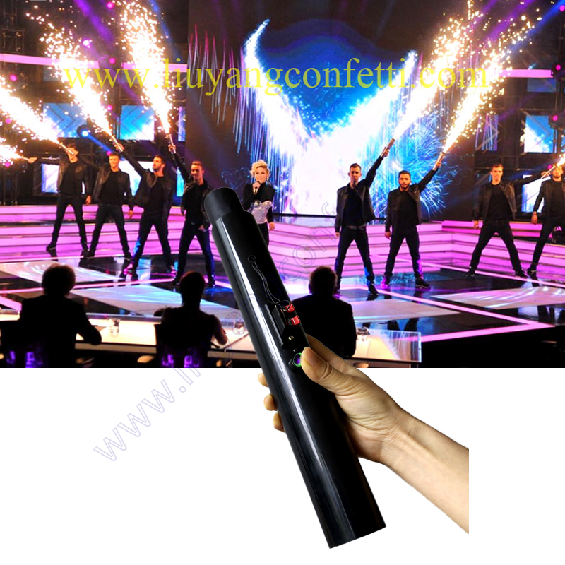 Reusable Hand Held Cold Founta - مراجعة Confetti Cannon Tube وسعره
