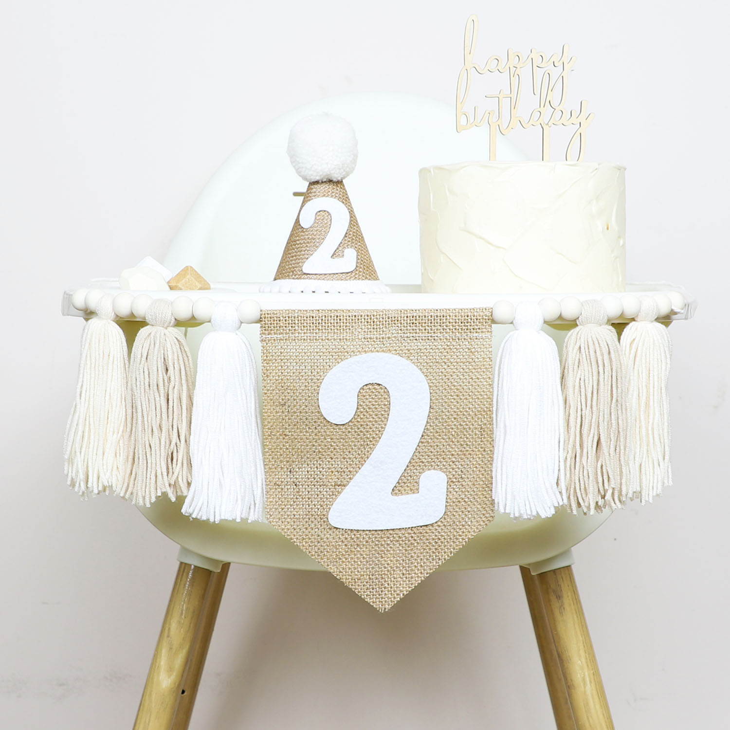Birthday High Chair Banner Han - مراجعة Party Hat Cone وسعره