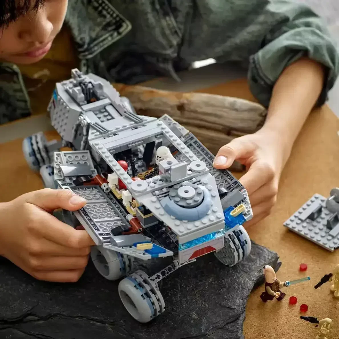 Bandai Launch 75413 Republic J - مراجعة Event Launch Party وسعره